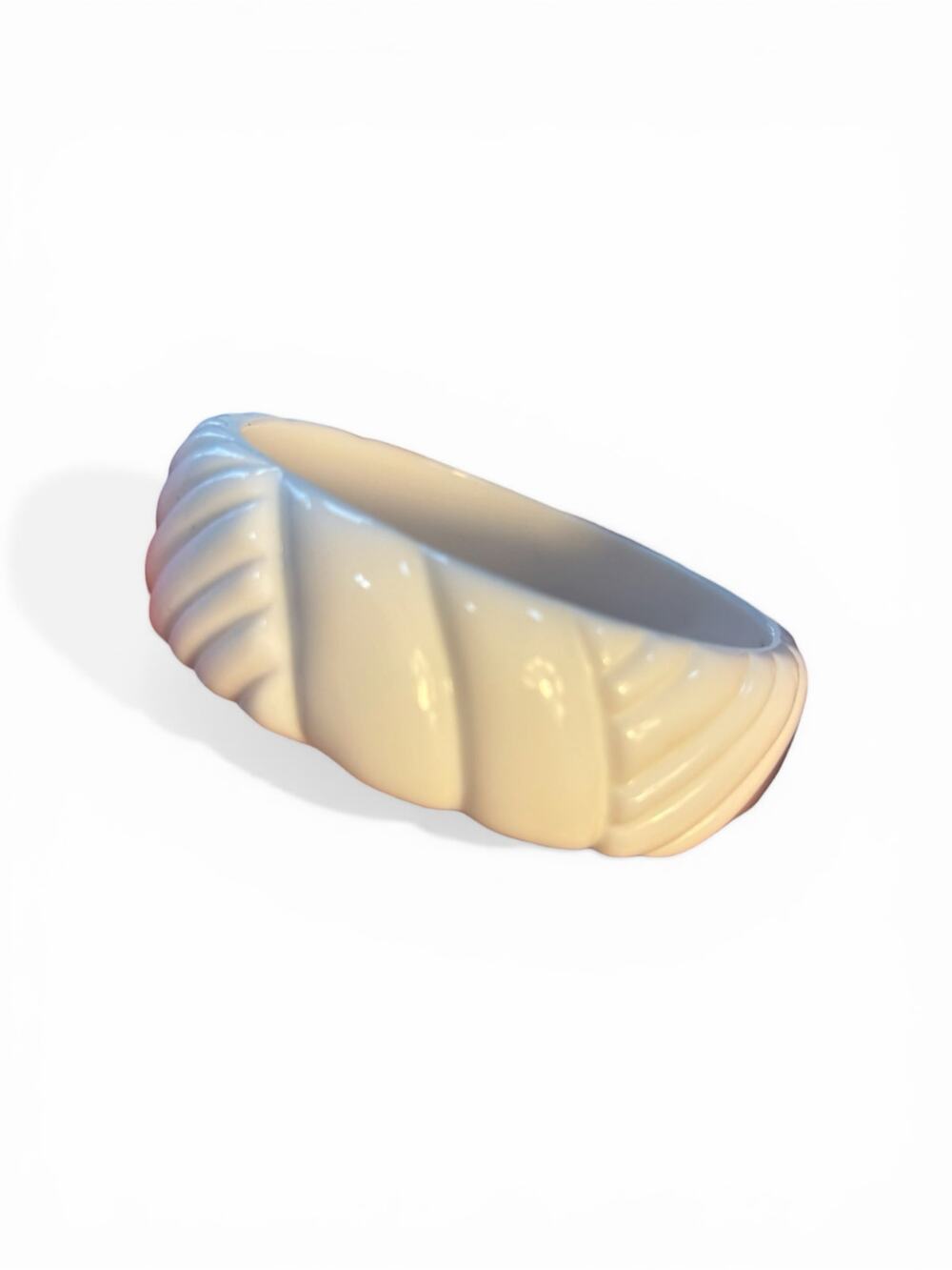 Vintage cream Lucite Bangle Bracelet Carved Swirl Chunky Cream Acrylic 8”